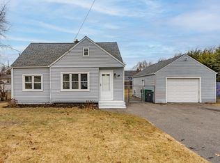 28 Glendale St, Chicopee, MA 01020