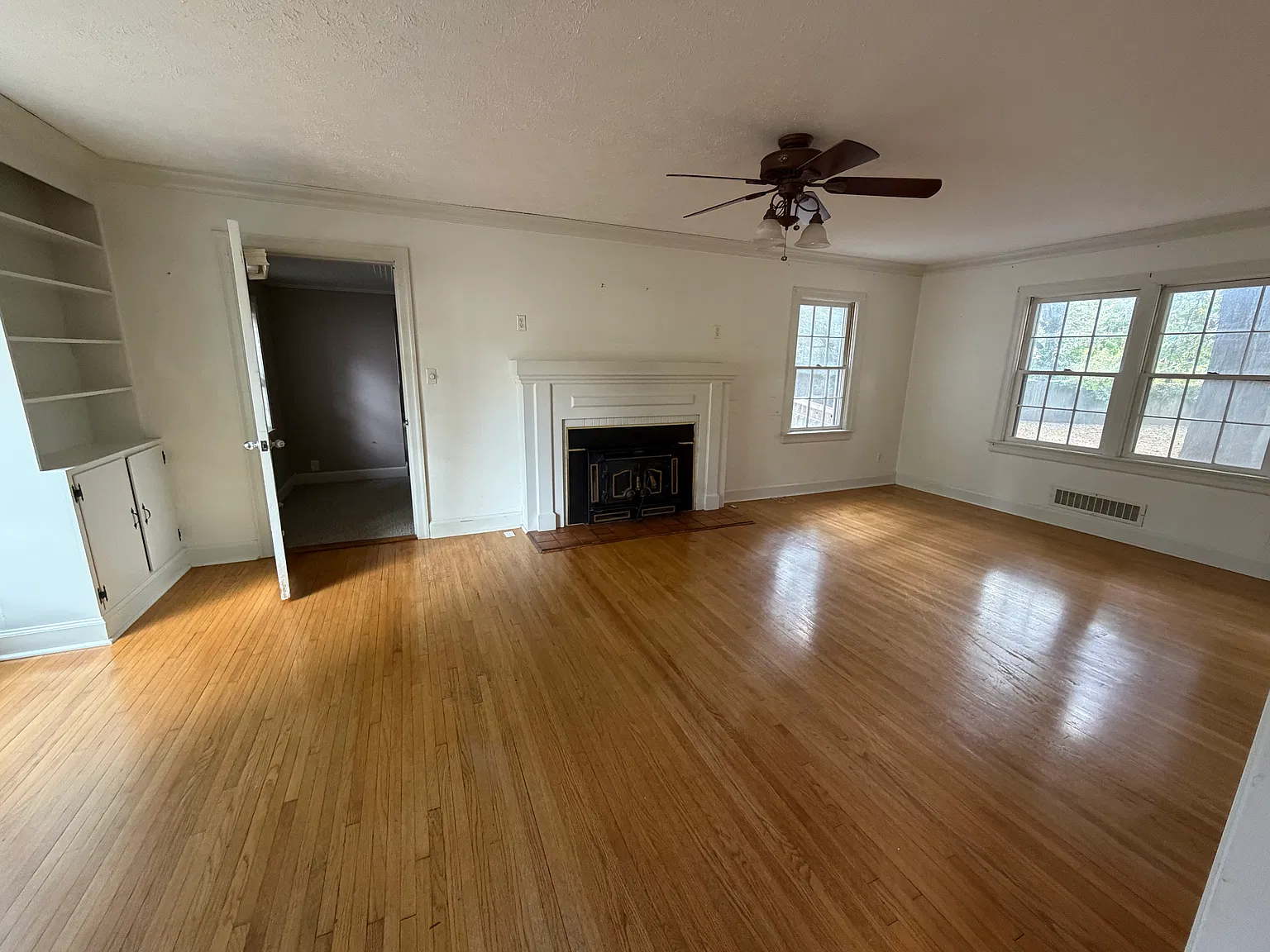 4 bed, 2587 sqft, $2,000 — Photo 2
