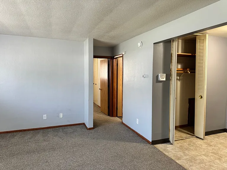 College Park Apartments — Photo 21
