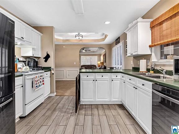 3rd image of 209 Hidden Creek Dr