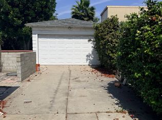 4401 E 52nd St, Maywood, CA 90270