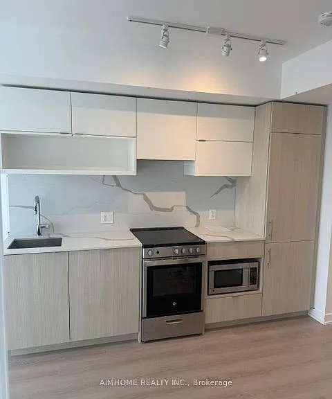 100 Queen St E #1905 — Photo 5