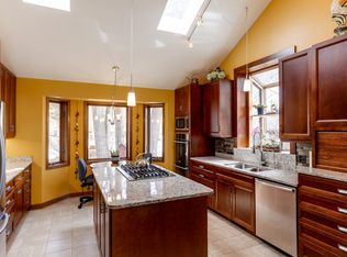 2506 Pine Cir, Minnetonka, MN 55305