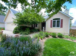913 Joseph Dr, Lawrence, KS 66049