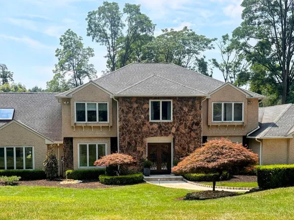 4 Cobblestone Court, Holmdel, NJ 07733