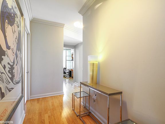 4th image of 25 E Superior St APT 2701