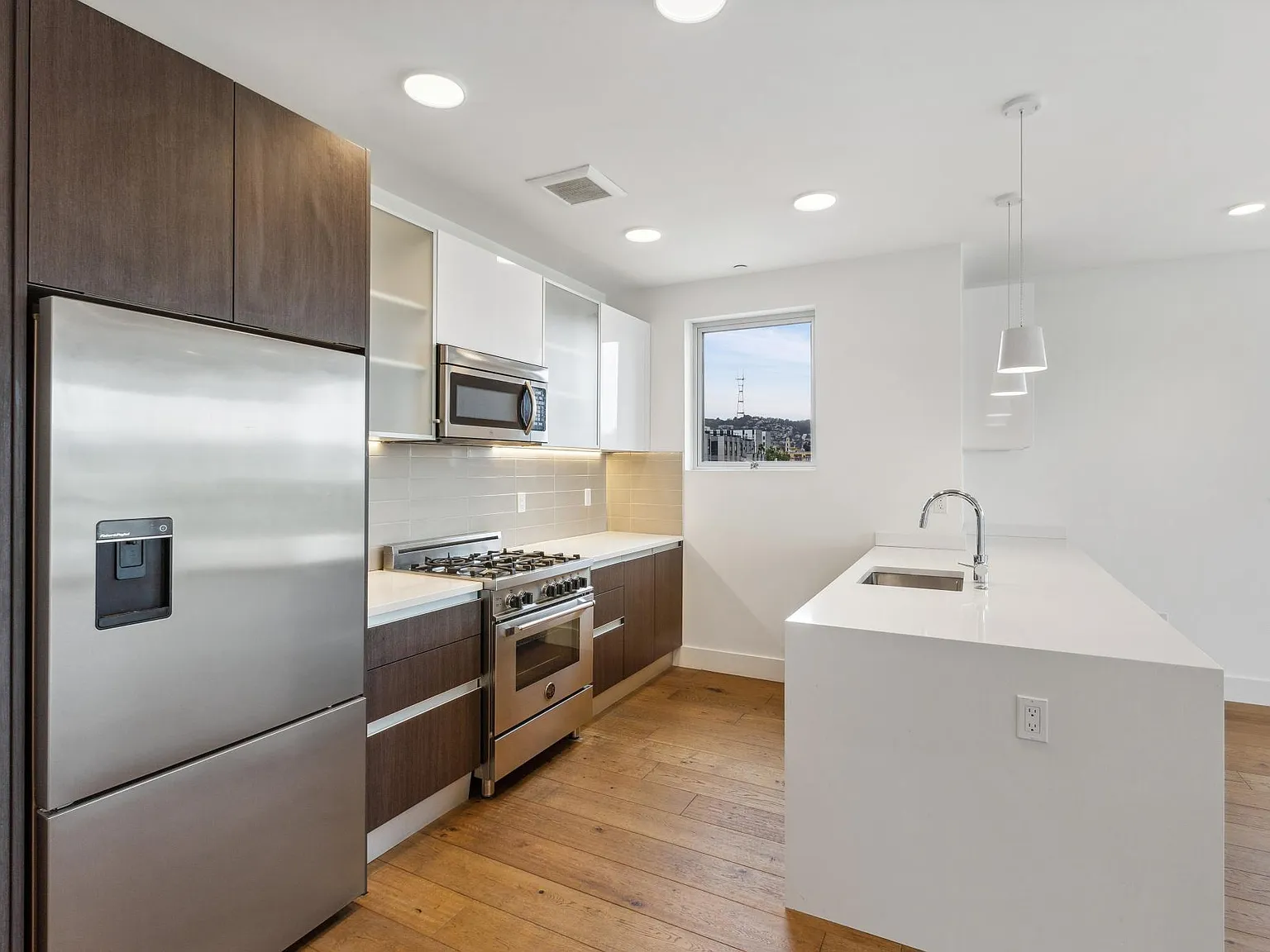 2 bed, 1120 sqft, $7,000 — Photo 3
