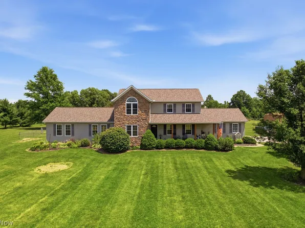 17095 Mennell Rd, Grafton, OH 44044