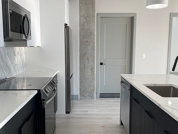 2nd image of 1814 E Venango St #402