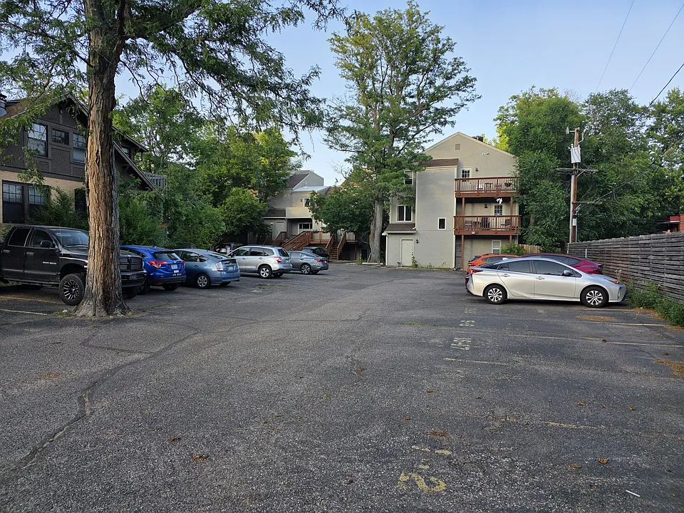 3000 Broadway St #7