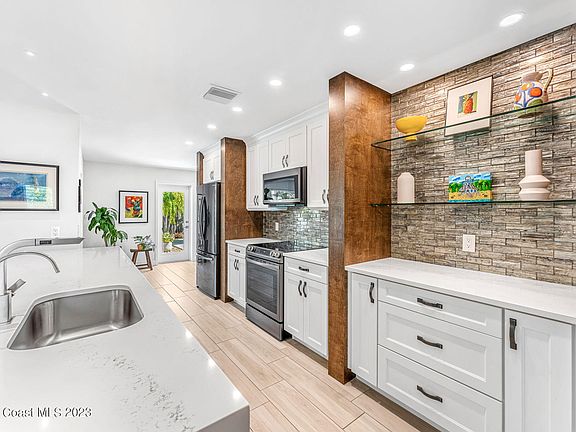 5th image of 543 Biscayne Dr