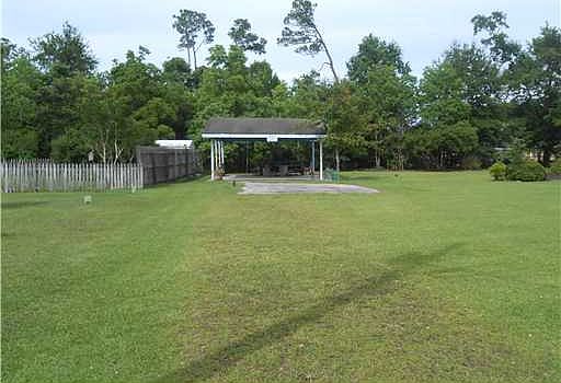 2nd image of 104 Lakeside Dr