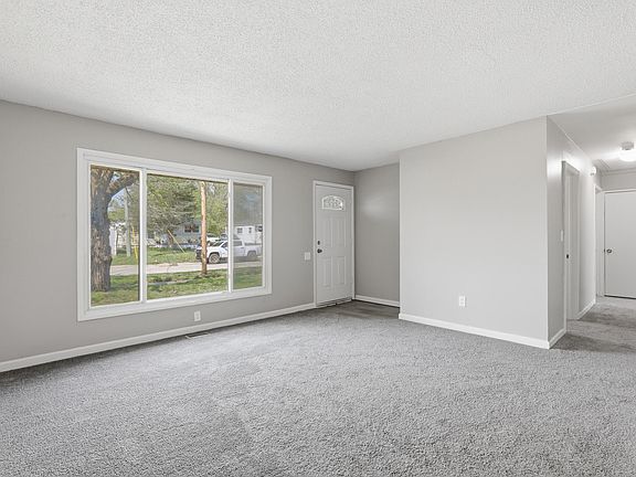 3rd image of 29177 Rosewood St