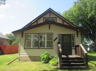 917 N 5th St, Grand Forks, ND 58203