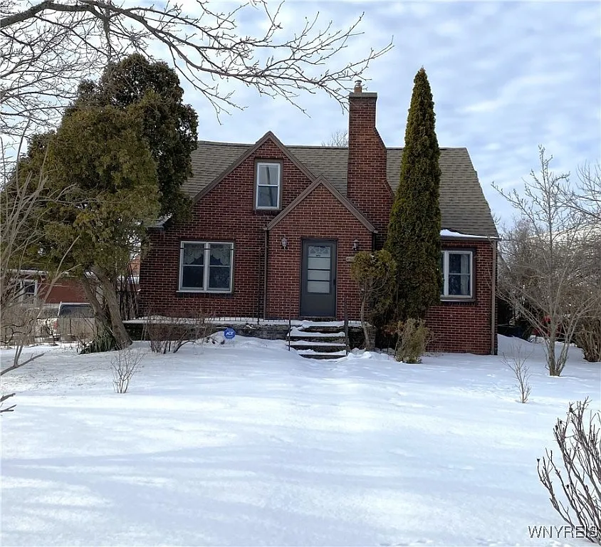 1340 Walden Ave photo 1
