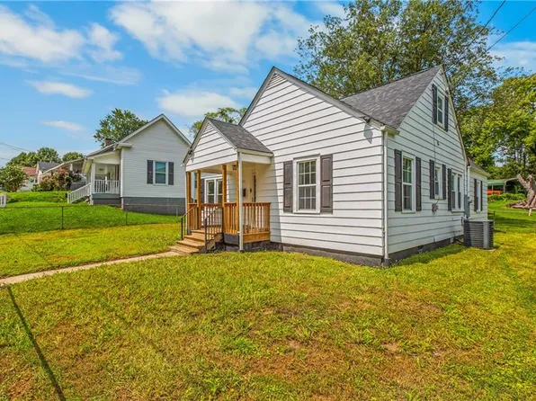 220 Broad St, Mount Airy, NC 27030