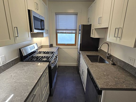 2nd image of 1400 Greenwich St APT 7