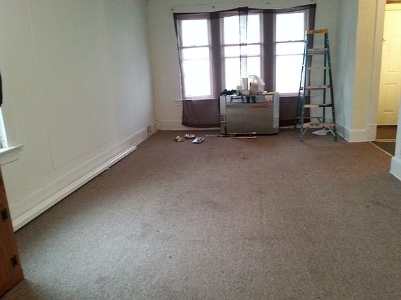 2nd image of 873 Northland Ave #2