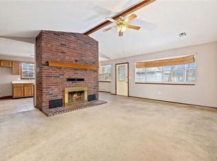 303 Cordes Dr, Siloam Springs, AR 72761