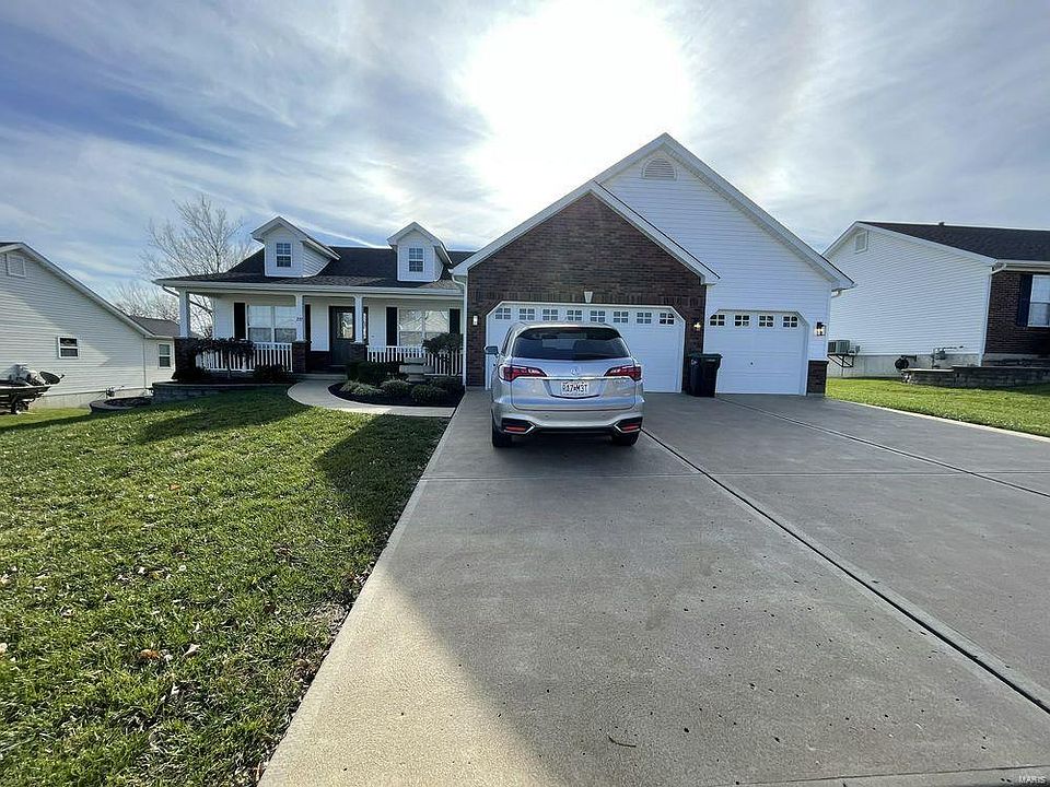 1st image of 272 Victoria Dr