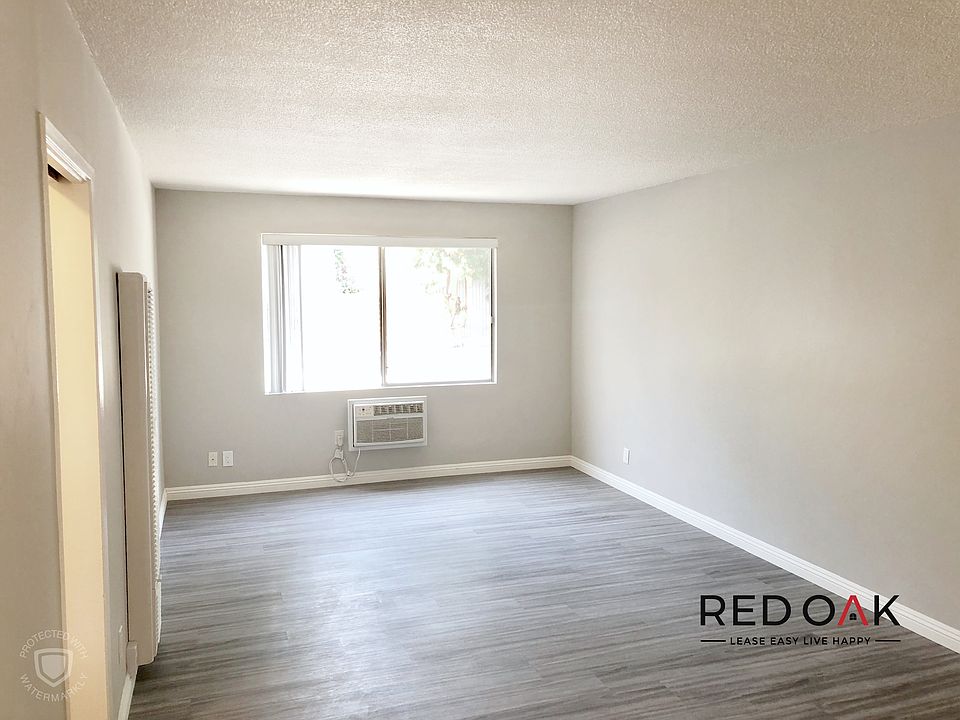 1st image of 12737 Moorpark St