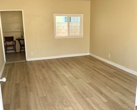 2nd image of 4016-4018 W 162nd St