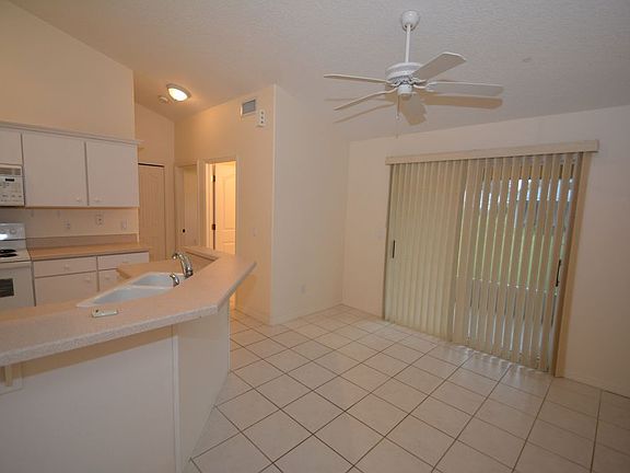 4th image of 92 Forest Hill Dr
