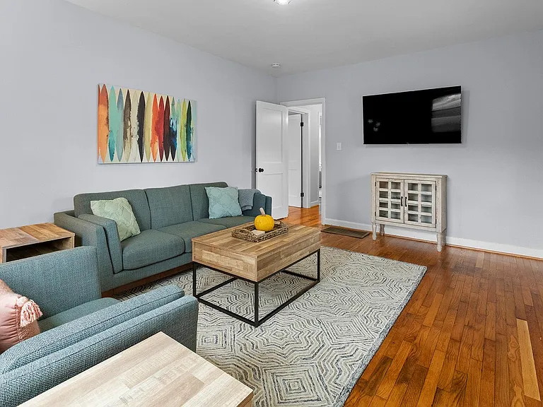 3823 Hawthorne Ave #1 — Photo 2