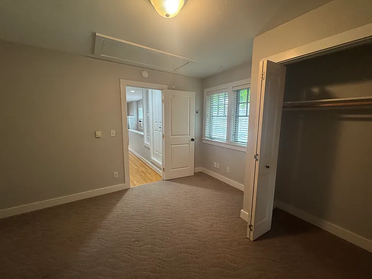 931A NE Cesar E Chavez Blvd #A — Photo 11