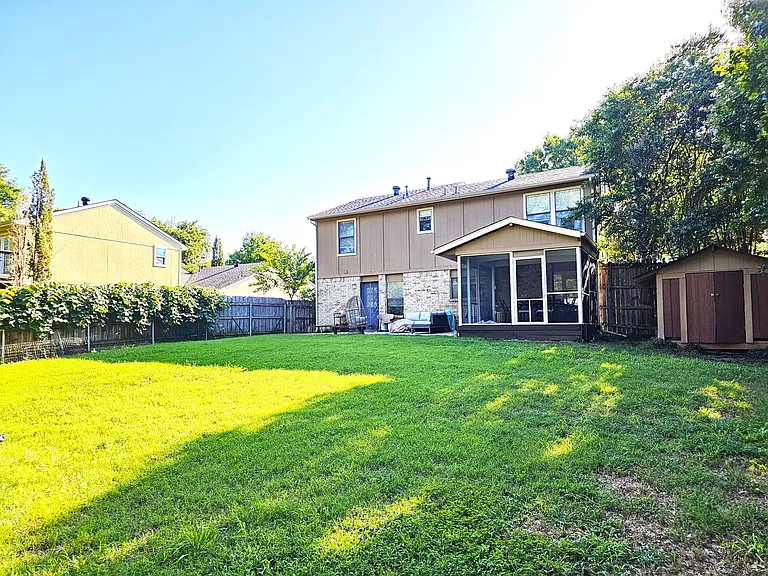 3926 White Oak Ct — Photo 18