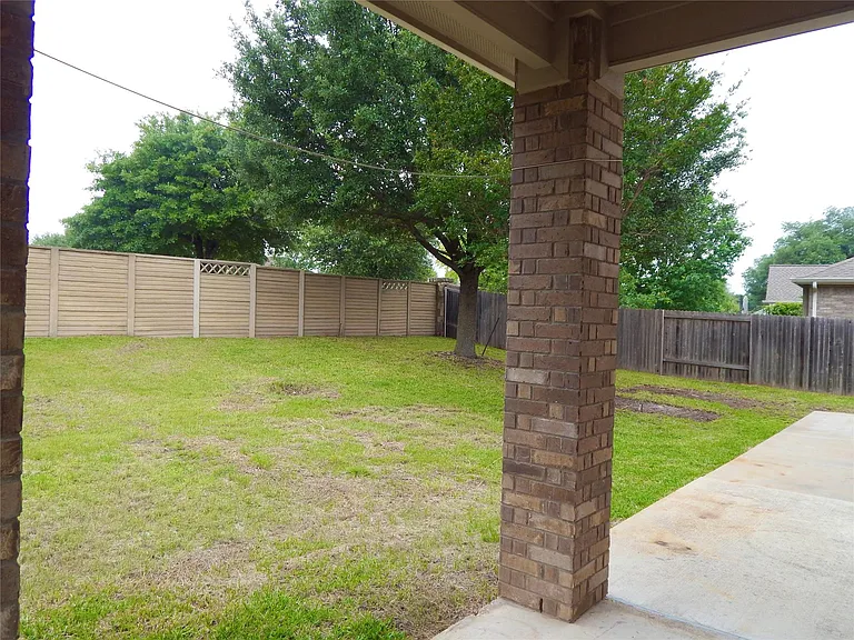 1110 Willowbrook Dr — Photo 24