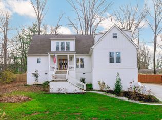 616 Carolina Ave, Signal Mountain, TN 37377