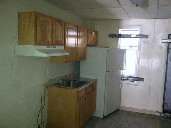 2nd image of 648 E Wishart St