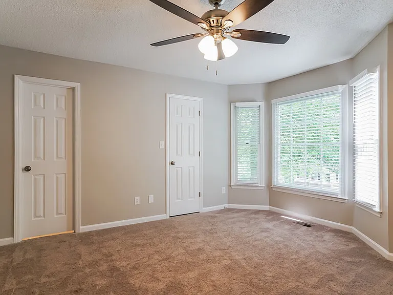 353 Amherst Creek Dr — Photo 9