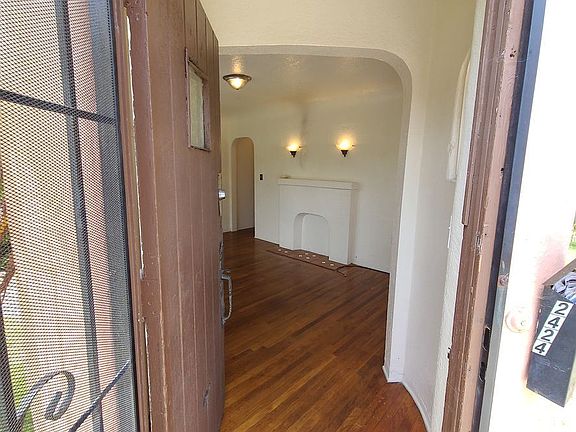 3rd image of 2424 E St