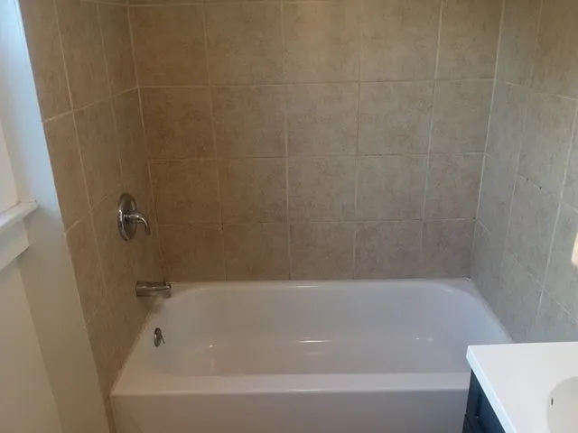 1816 Howard St — Photo 11