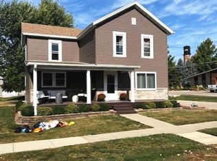 307 S Rantoul St, Lena, IL 61048