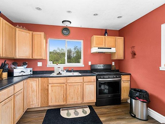 4th image of 2689 County Rd 61