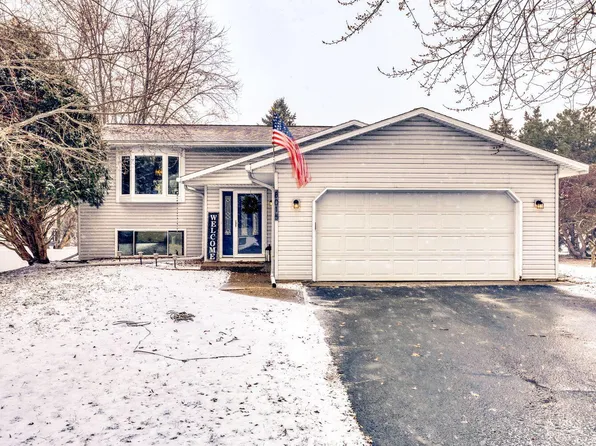 8015 Cooper Ave, Inver Grove Heights, MN 55076