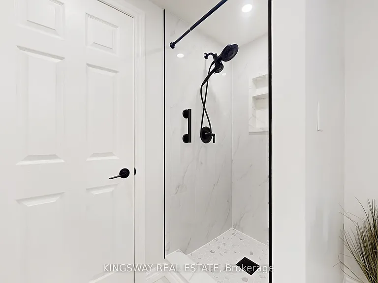 20 Glen Ross Rd — Photo 17