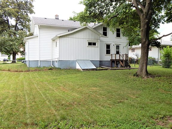 5th image of 160 East Ave N