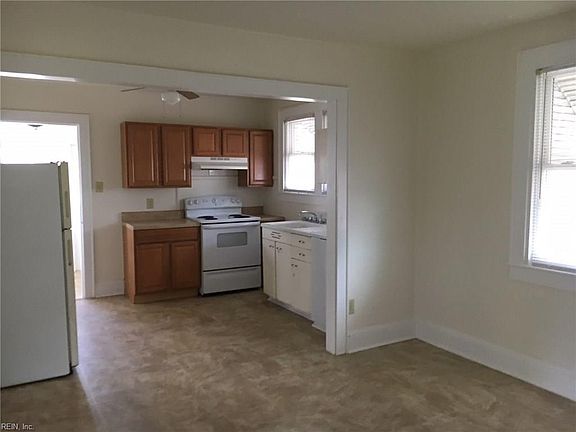 2nd image of 42 W Windsor Blvd