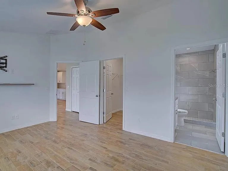 1037 Cass Ave — Photo 9