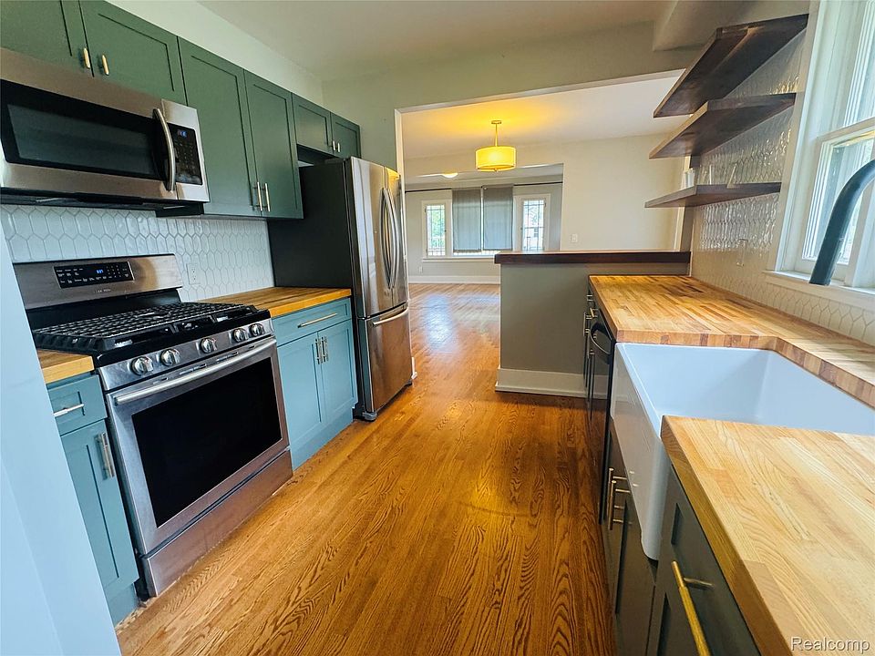 20504 Prairie St, photo 11