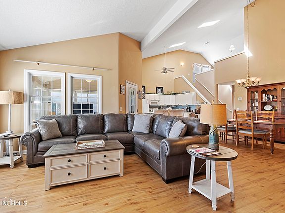 5th image of 3145 Lakeside Commons Dr #1