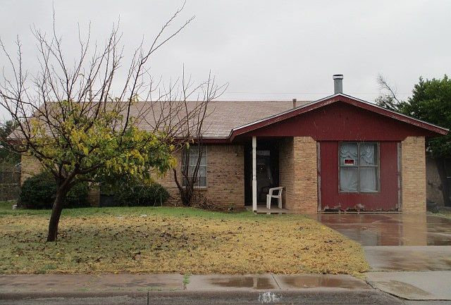 1st image of 106 E Pine Ave