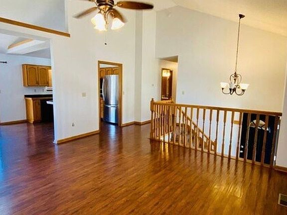 5th image of 2513 SE Winchester Dr