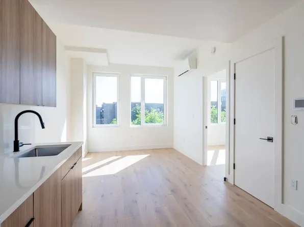 488 Marcus Garvey Avenue image 1 of 10