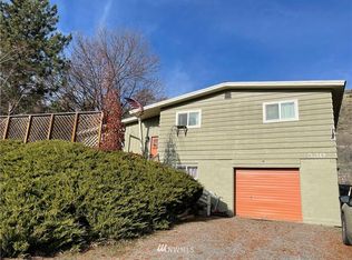 530 W Bartlett Ave, Omak, WA 98841