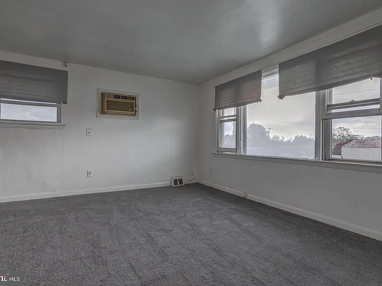 168 N Bonsall Ave — Photo 4
